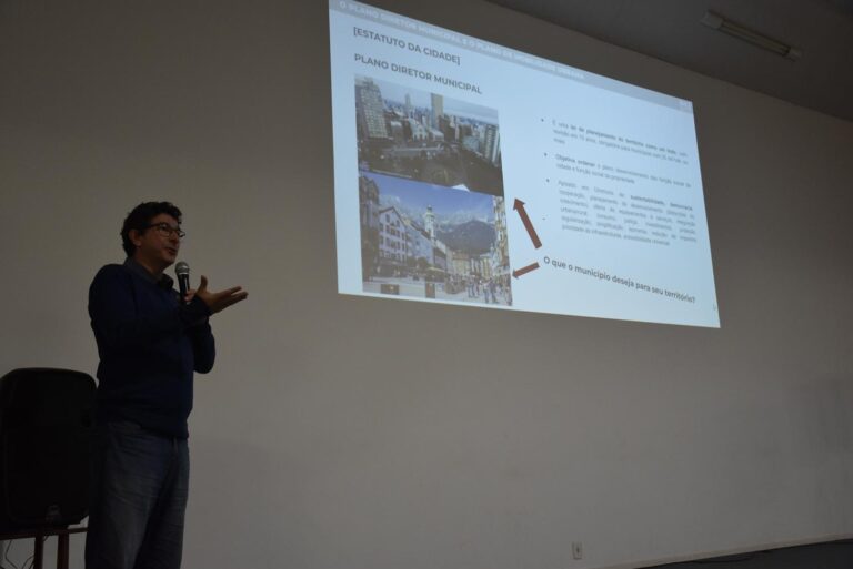 Comunidade e autoridades discutem revisão do Plano Diretor de Nova Petrópolis em audiência pública na ACINP