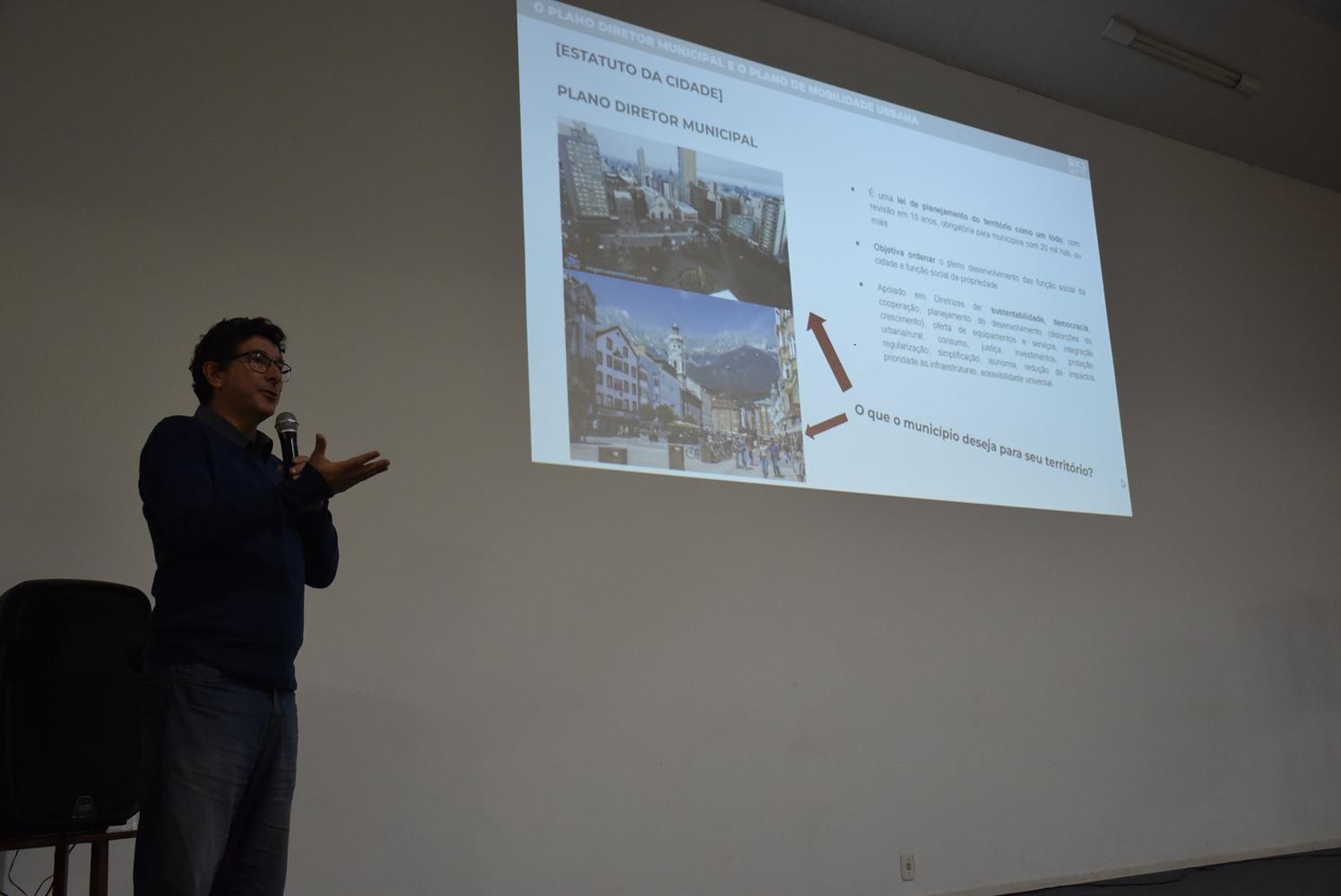 Comunidade e autoridades discutem revisão do Plano Diretor de Nova Petrópolis em audiência pública na ACINP