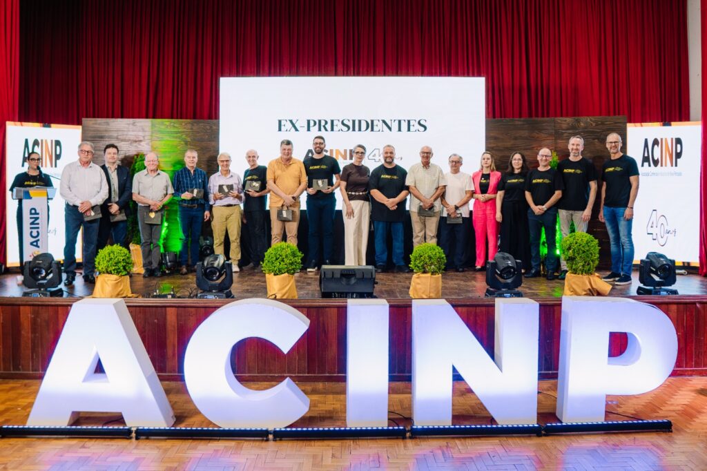 Ex-presidentes-1024x682 ACINP celebra 40 anos com noite de homenagens e resgate histórico em Nova Petrópolis