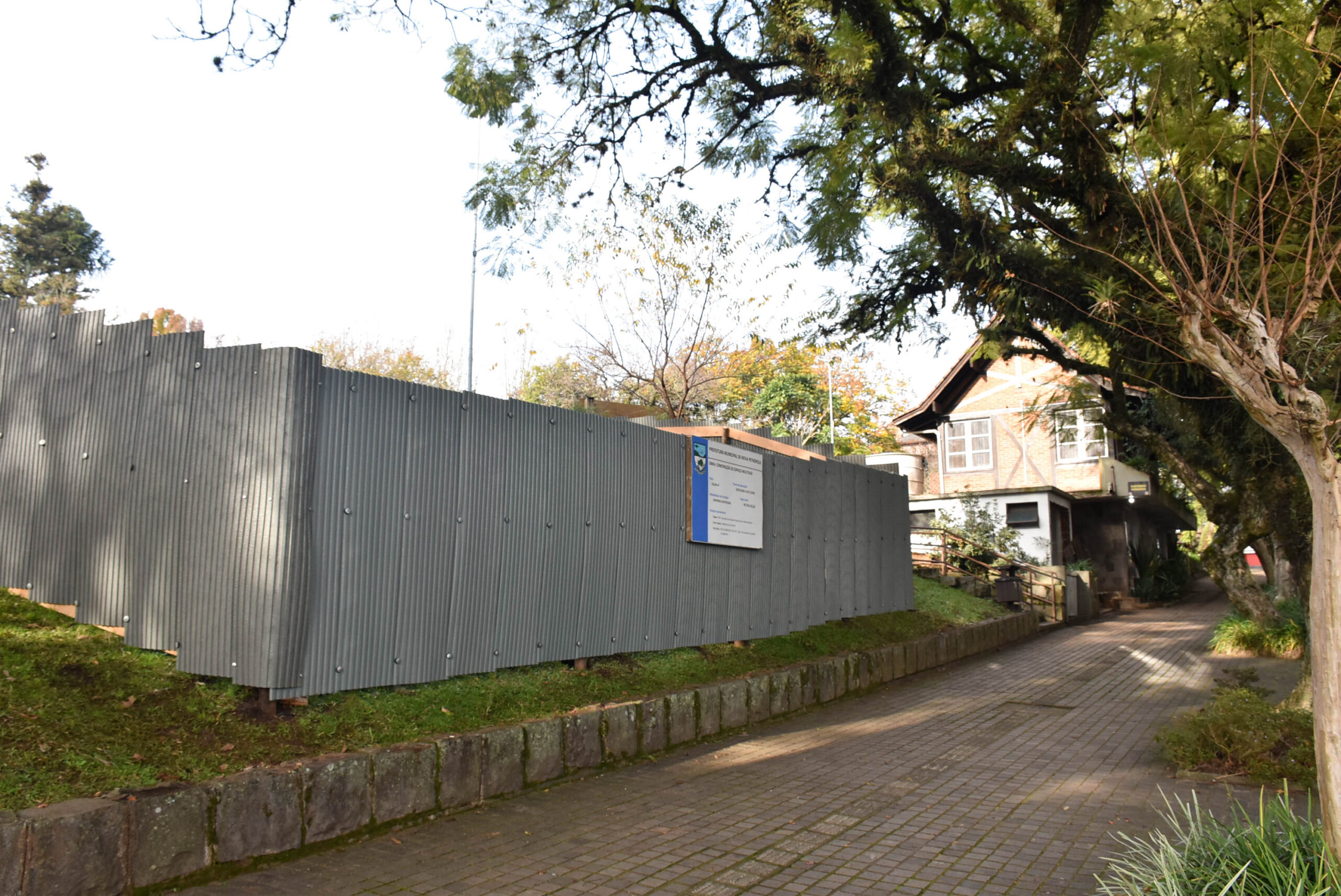 Novo espaço na Praça das Flores garantirá estrutura para 20 produtores da agricultura familiar