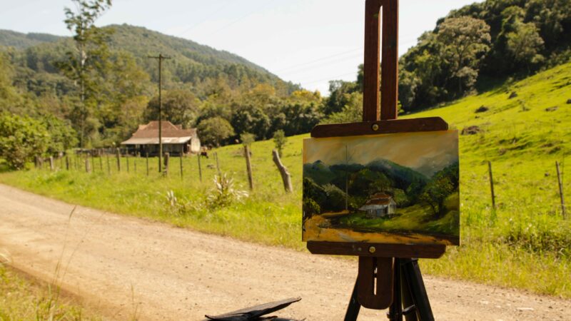 Espaço Sicredi de Nova Petrópolis recebe exposição gratuita de pinturas e fotografias regionais