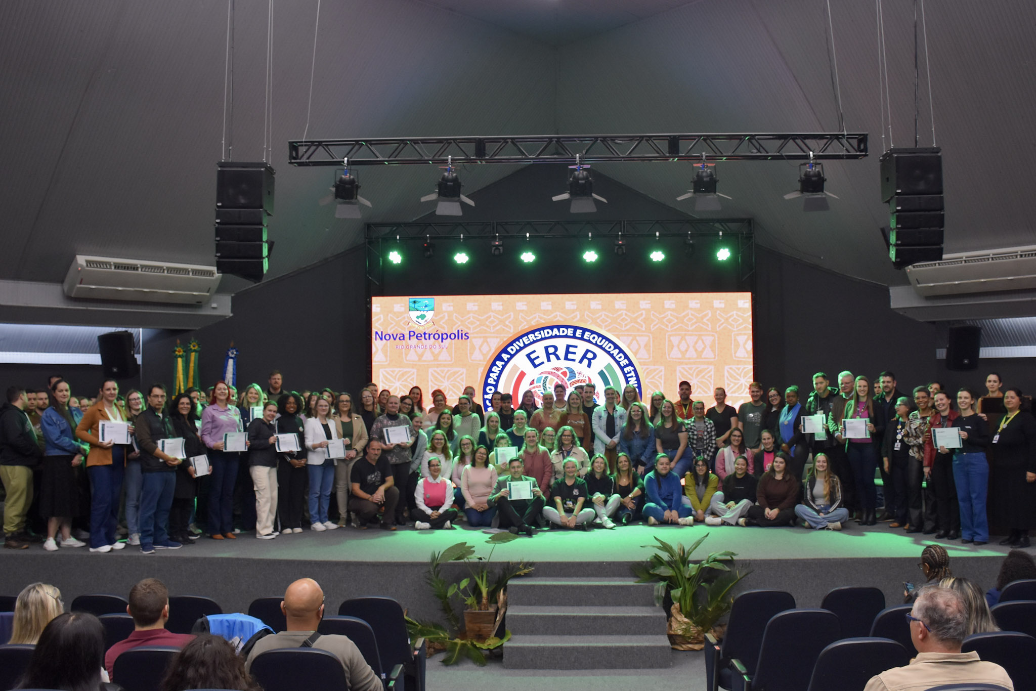 Nova Petrópolis reúne 400 profissionais em seminário sobre educação étnico-racial e equidade