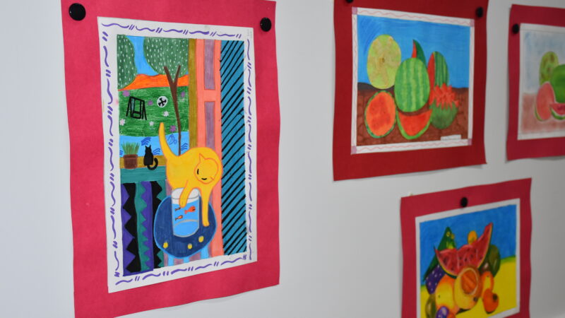 Mural da Biblioteca Pública recebe mostra de trabalhos da rede municipal de ensino