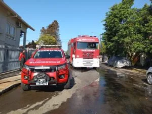 WhatsApp-Image-2026-07-31-at-10.15.35-300x226 Fogo atinge depósito de casa em Nova Petrópolis e mobiliza 15 bombeiros nesta sexta-feira