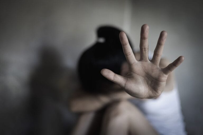 Como-lidar-com-a-violencia-contra-a-mulher-no-ambiente-de-trabalho-768x512 Notícias recentes