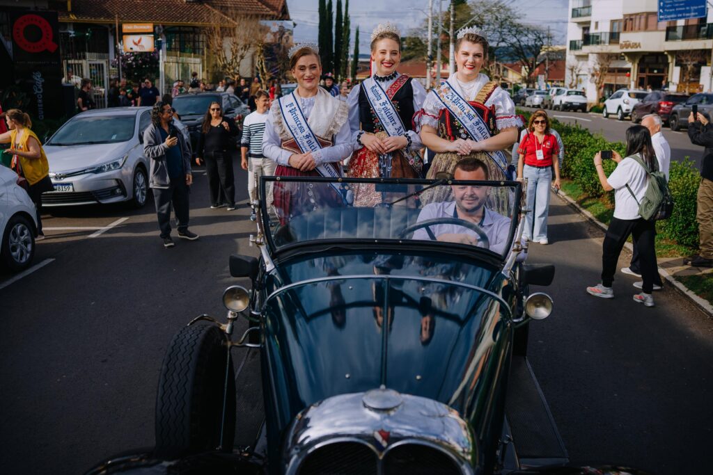 Desfile-de-integracao-1-Copy-1024x683 53º Festival Internacional de Folclore encerra com público de 150 mil pessoas em Nova Petrópolis